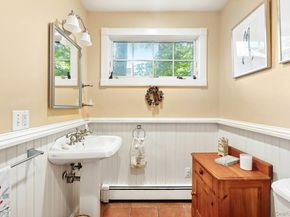 910 New Suffolk Avenue, Mattituck NY 11952