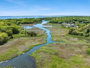 910 New Suffolk Avenue, Mattituck NY 11952