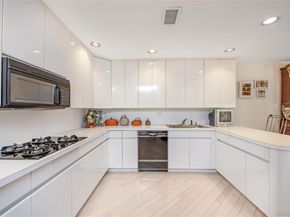 71 Eagle Chase, Woodbury NY 11797