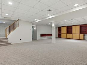 41 Evergreen Circle, Manhasset NY 11030