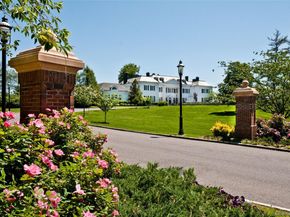 41 Evergreen Circle, Manhasset NY 11030