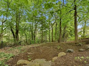 41 Evergreen Circle, Manhasset NY 11030