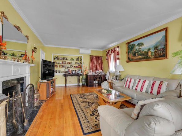 84-16 Charlecote Ridge, Jamaica Estates NY 11432