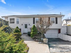 124 Stella Court, Lynbrook NY 11563