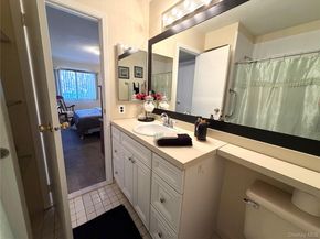 141 Cambridge Drive E 141, Copiague NY 11726