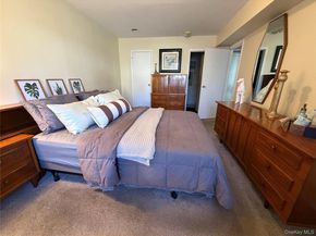 141 Cambridge Drive E 141, Copiague NY 11726