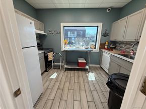141 Cambridge Drive E 141, Copiague NY 11726