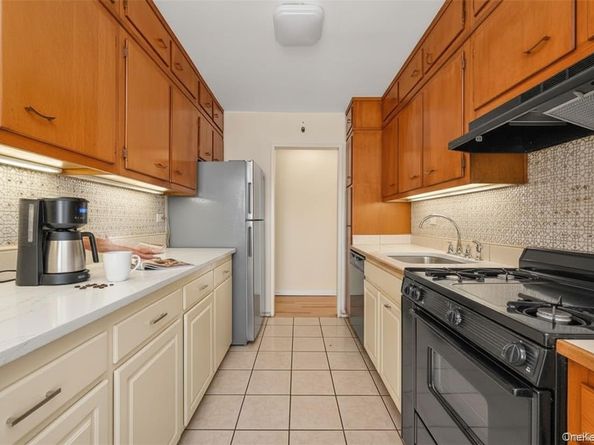 99-10 60th Avenue 5D, Corona NY 11368
