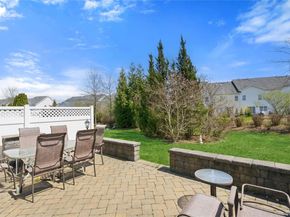 5 Lorien Place, Melville NY 11747