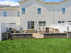 5 Lorien Place, Melville NY 11747