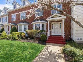 5 Lorien Place, Melville NY 11747