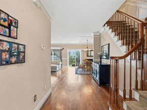 5 Lorien Place, Melville NY 11747