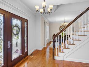 6 Ridge Court, Center Moriches NY 11934