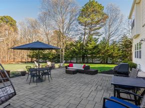 6 Ridge Court, Center Moriches NY 11934