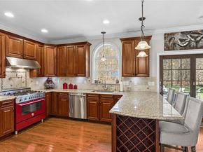 6 Ridge Court, Center Moriches NY 11934