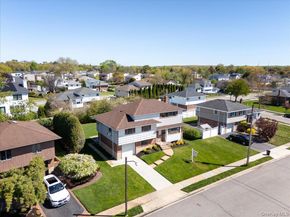 24 Roxbury Avenue, Plainview NY 11803