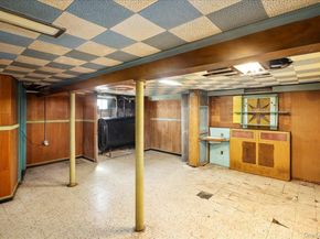24 Roxbury Avenue, Plainview NY 11803