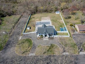 25 Quintree Lane, Melville NY 11747