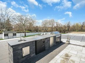 25 Quintree Lane, Melville NY 11747