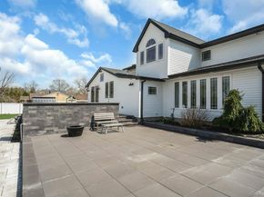 25 Quintree Lane, Melville NY 11747