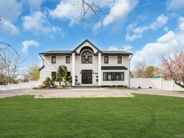 25 Quintree Lane, Melville NY 11747