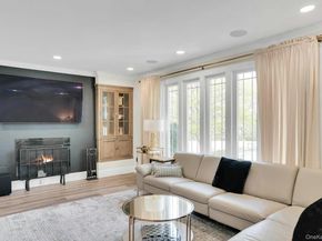 25 Quintree Lane, Melville NY 11747