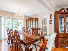 77 Duck Pond Road, Glen Cove NY 11542