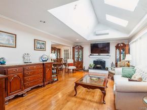 77 Duck Pond Road, Glen Cove NY 11542