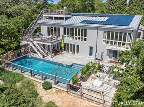 32 Tuthill Lane, Remsenburg NY 11960