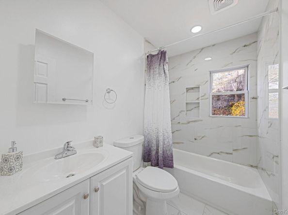 21 Yucca Road, Rocky Point NY 11778