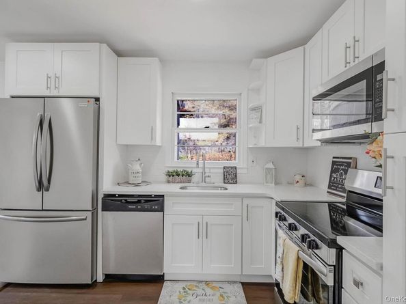 21 Yucca Road, Rocky Point NY 11778