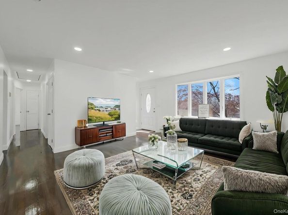 21 Yucca Road, Rocky Point NY 11778