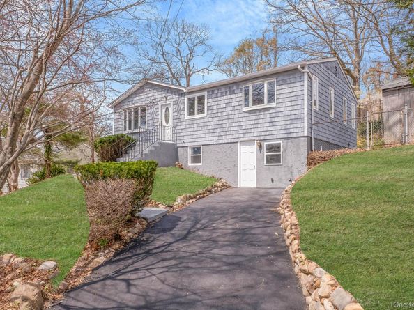 21 Yucca Road, Rocky Point NY 11778