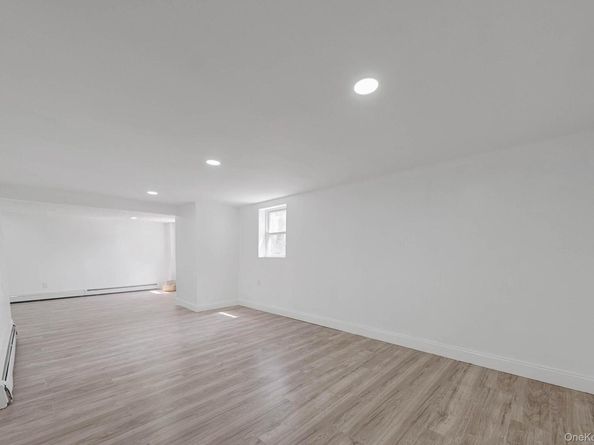 21 Yucca Road, Rocky Point NY 11778