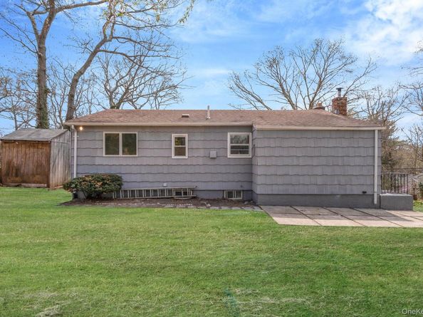21 Yucca Road, Rocky Point NY 11778