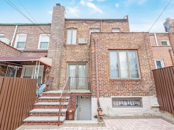 64-84 82nd Place, Middle Village NY 11379