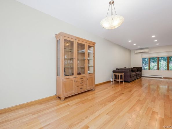 64-84 82nd Place, Middle Village NY 11379