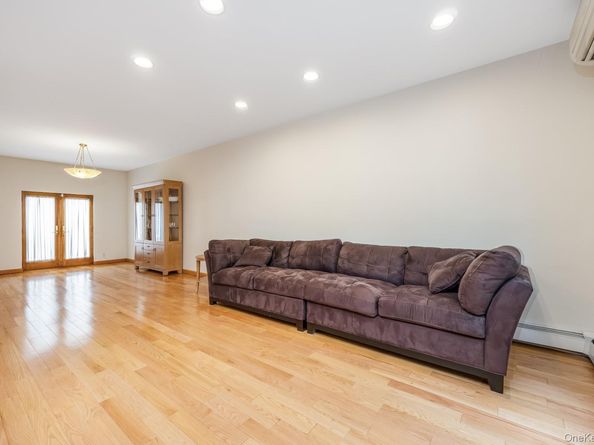 64-84 82nd Place, Middle Village NY 11379