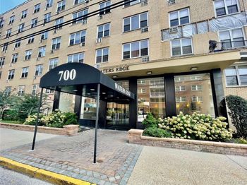 700 Shore Road