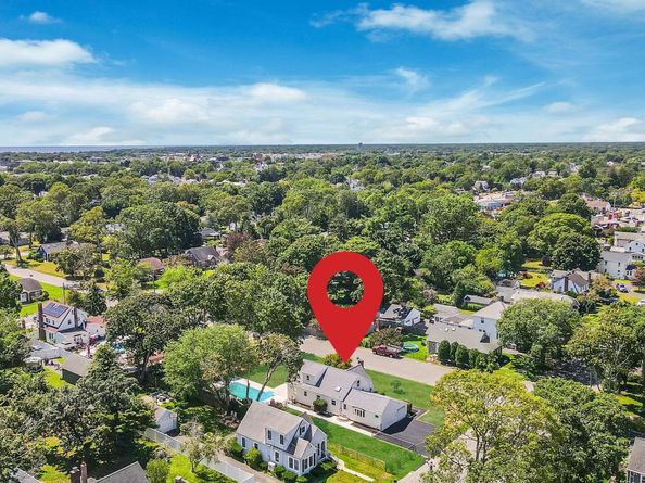 48 Vernon Street, East Patchogue NY 11772