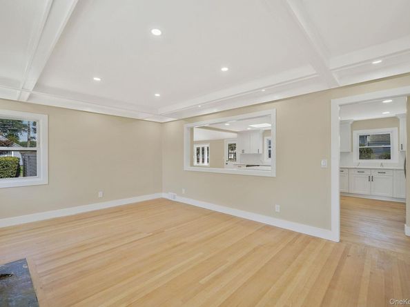 48 Vernon Street, East Patchogue NY 11772