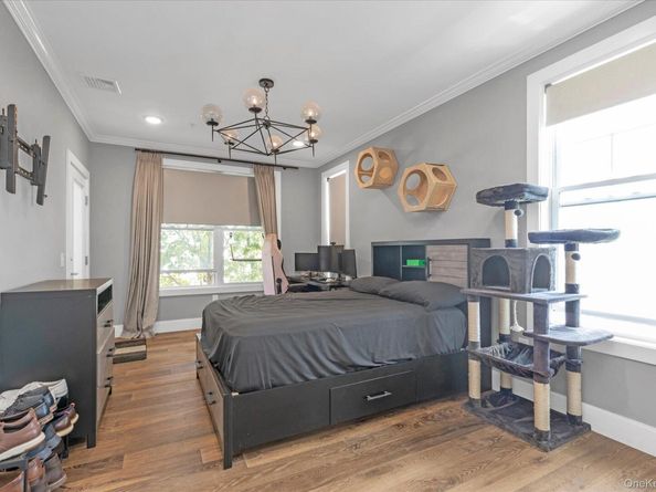 214 Marina Pointe Drive 214, East Rockaway NY 11518