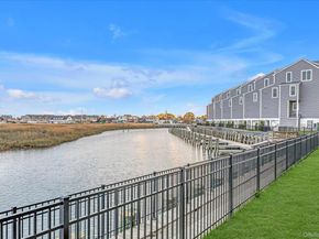 214 Marina Pointe Drive 214, East Rockaway NY 11518