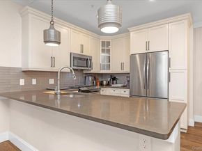 214 Marina Pointe Drive 214, East Rockaway NY 11518