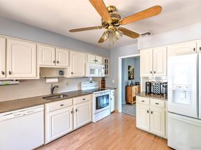 20 Sandpiper Lane, Coram NY 11727