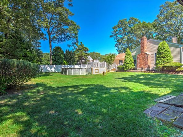 20 Sandpiper Lane, Coram NY 11727