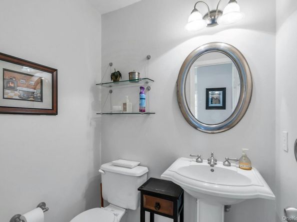 7 Silver Pond Circle, Commack NY 11725