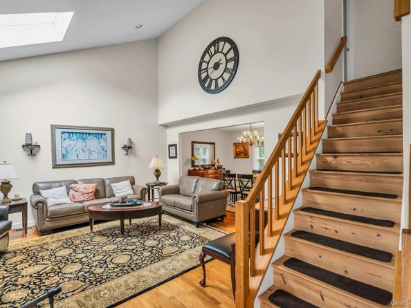 7 Silver Pond Circle, Commack NY 11725