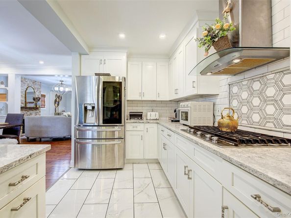 92-24 218 Street, Queens Village NY 11428