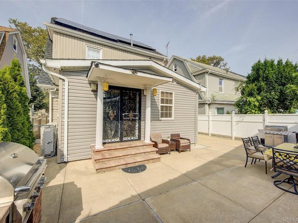 92-24 218 Street, Queens Village NY 11428